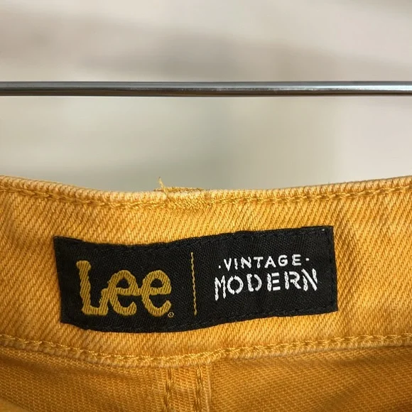 Lee Vintage Modern High Rise Relaxed Stovepipe Jean in Mustard Yellow- 28 - Picture 4 of 6